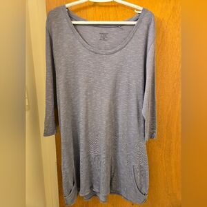 Toad&Co. XL Blue 3/4 Length sleeve long shirt with front pockets. Organic Cotton